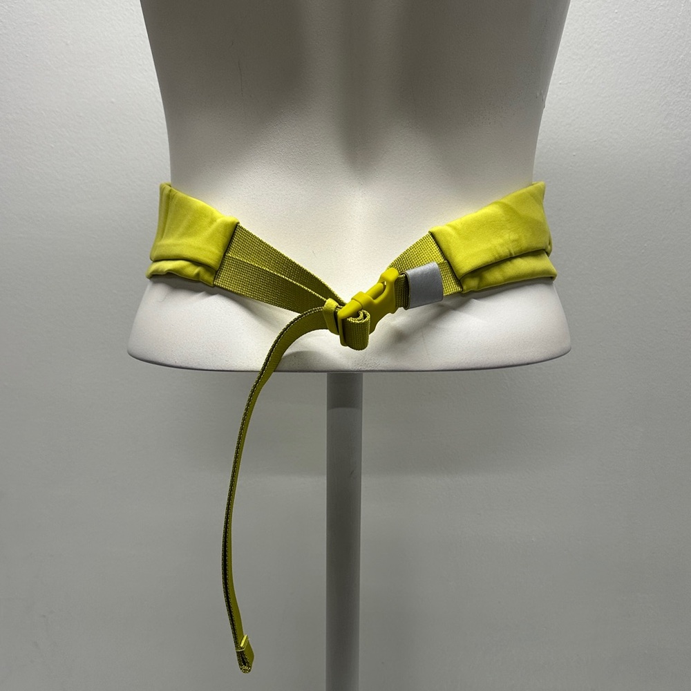 Lululemon Fast and Free Running Belt Highlight Yellow Reflective Visibility - Picture 3 of 7